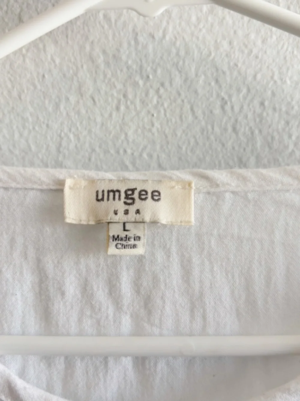 Umgee White Embroidered Peasant Blouse With Ruffled Sleeves - Picture 3 of 8